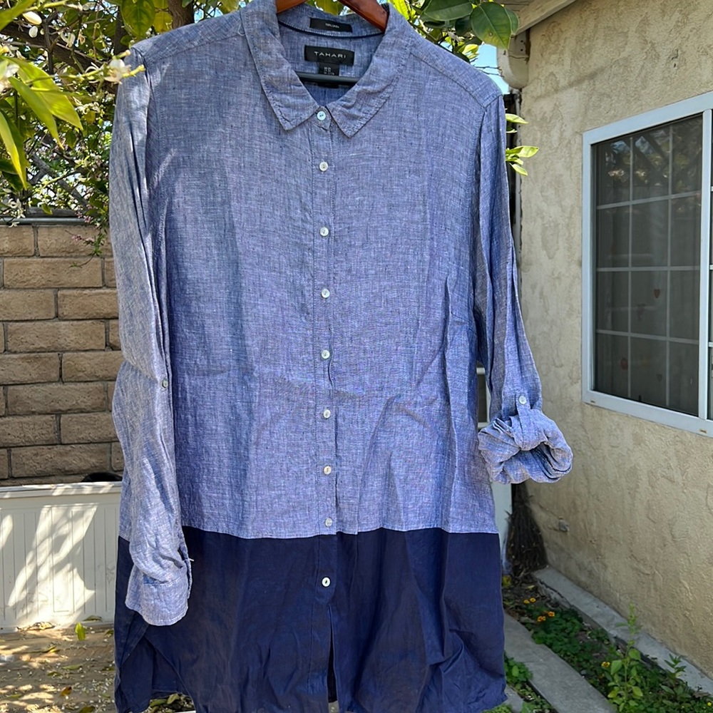 Tahari Two-Tone Blue Button-Up Tunic